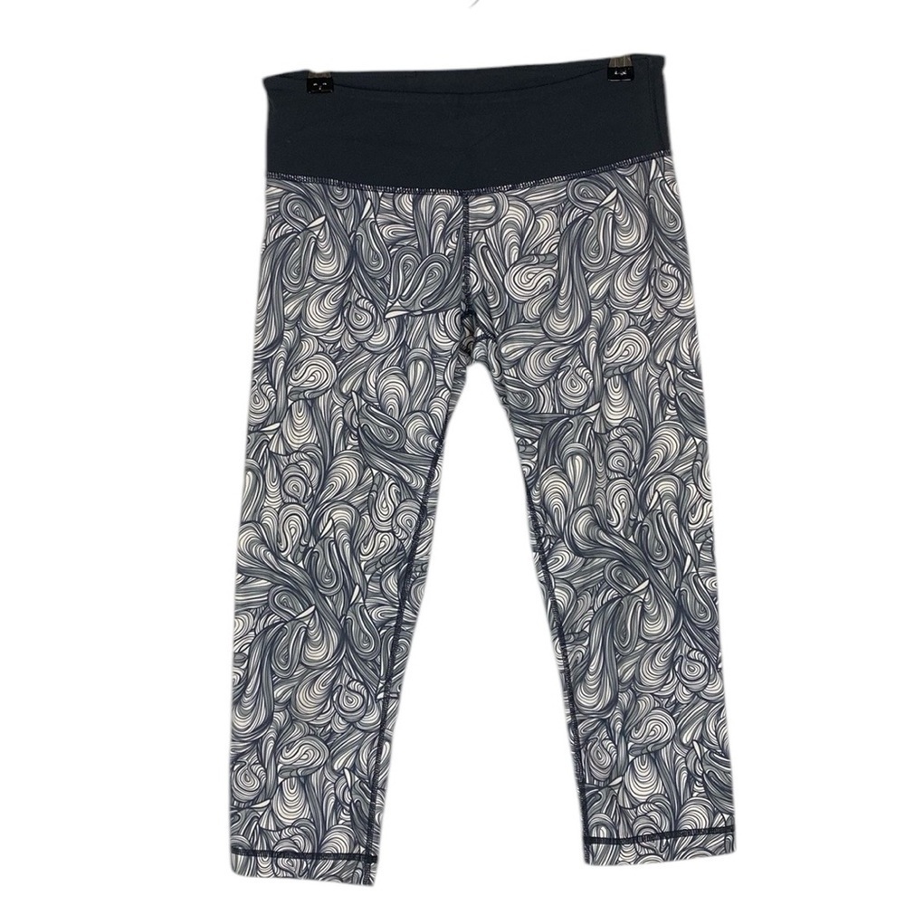Lululemon Patterned Grey Capris - image 1